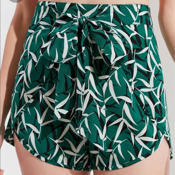Urban Outfitters shorts - Picture 6 of 9